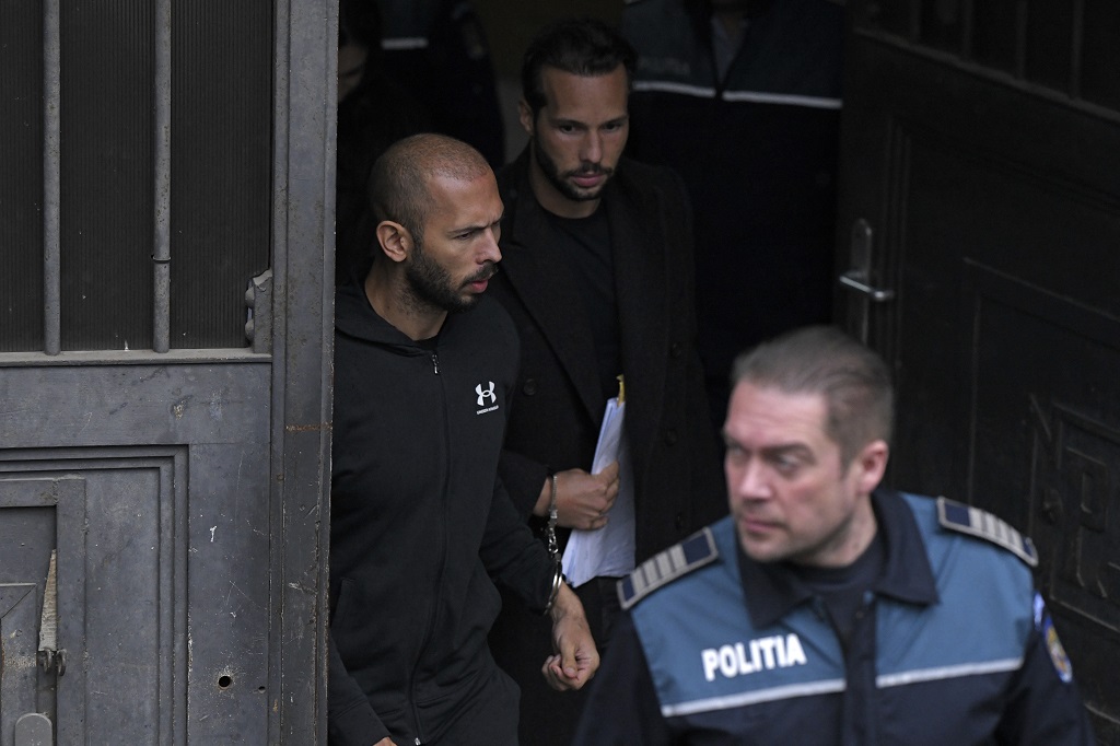 Influencer Andrew Tate bleibt in U-Haft