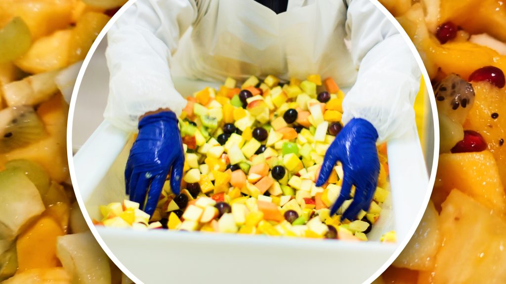 Im Fruchtsalat fühlen sich Bakterien wohl