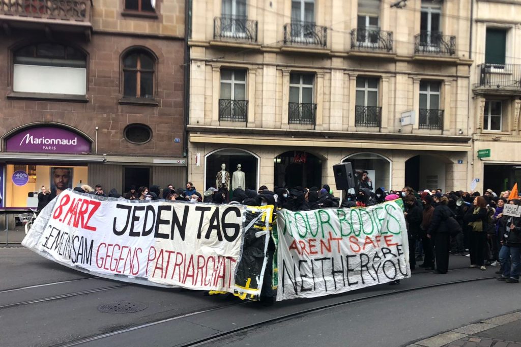 Clash of Cultures: Wenn Frauenrechtlerinnen auf Fasnächtler treffen