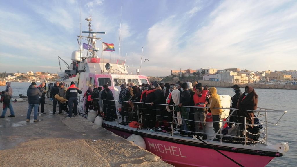 Über Tausend geflüchtete Menschen auf Lampedusa angekommen