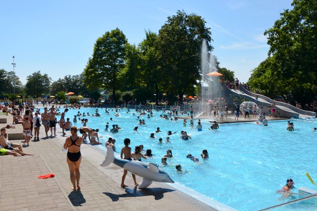 Jetzt kannst du das Anstehen für einen Badi-Eintritt umgehen