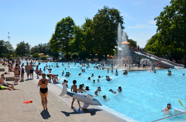Jetzt kannst du das Anstehen für einen Badi-Eintritt umgehen