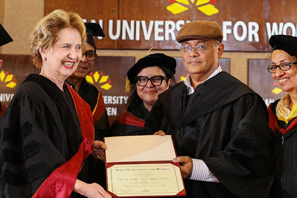 Basler Uni-Rektorin erhält Ehrendoktorwürde in Bangladesch