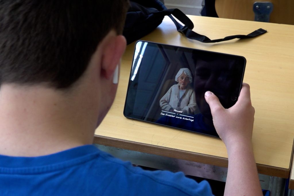 Wie Games in Schweizer Klassenzimmern Geschichte unterrichten