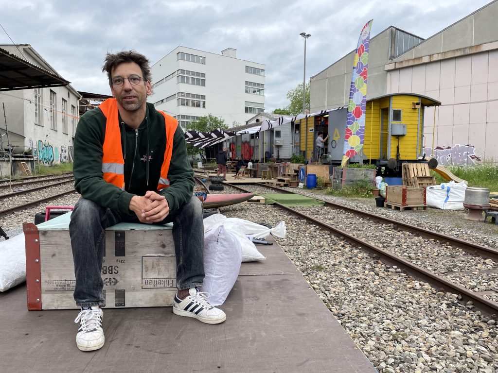 Warum beim Dreispitz Kinder neuerdings auf Gleisen spielen