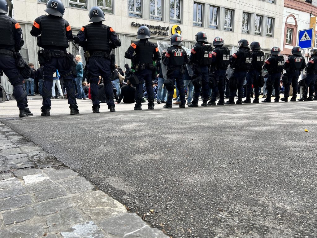 In Basel dreht sich alles im Kreis – ohne stringente Linien herrscht Chaos