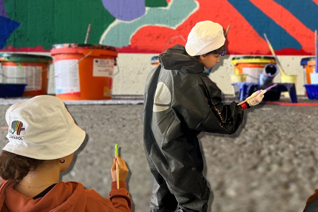 Weg mit dem ganzen Grau: Jugendliche lassen Unterführung in Farbe erstrahlen