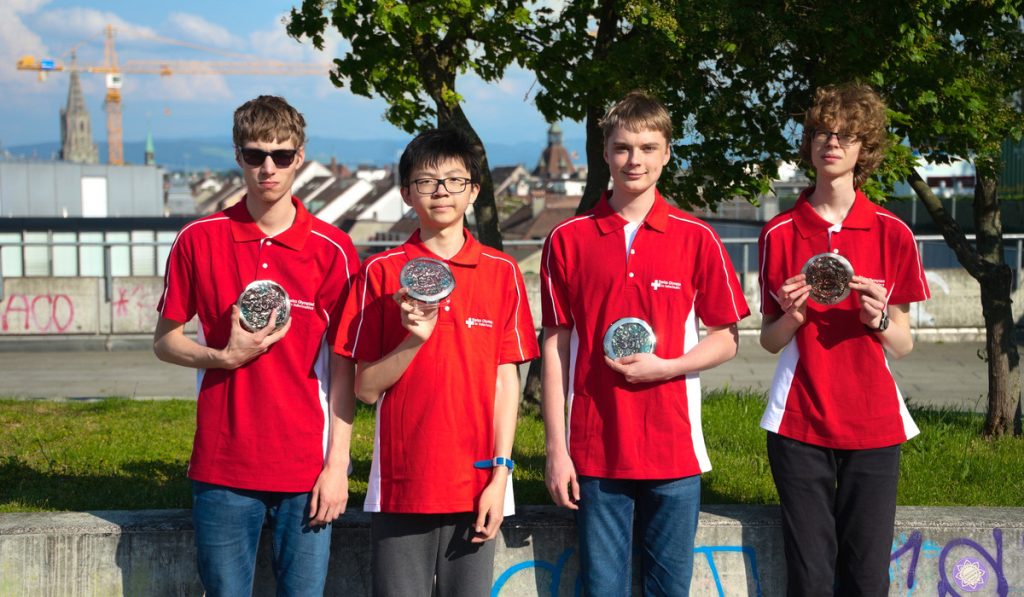 Basler gewinnt Silber an der Informatik-Olympiade