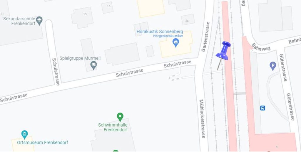 Weg mit dem ganzen Grau: Jugendliche lassen Unterführung in Farbe erstrahlen