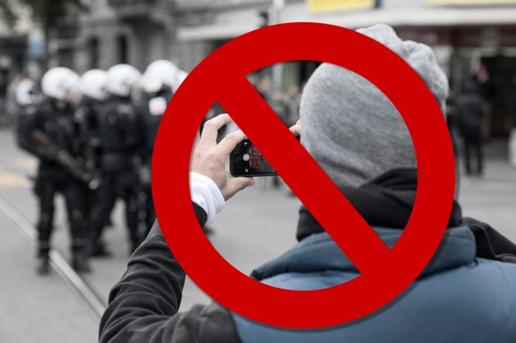 Basler Polizeibeamte wollen Gaffern das Filmen bei Einsätzen verbieten