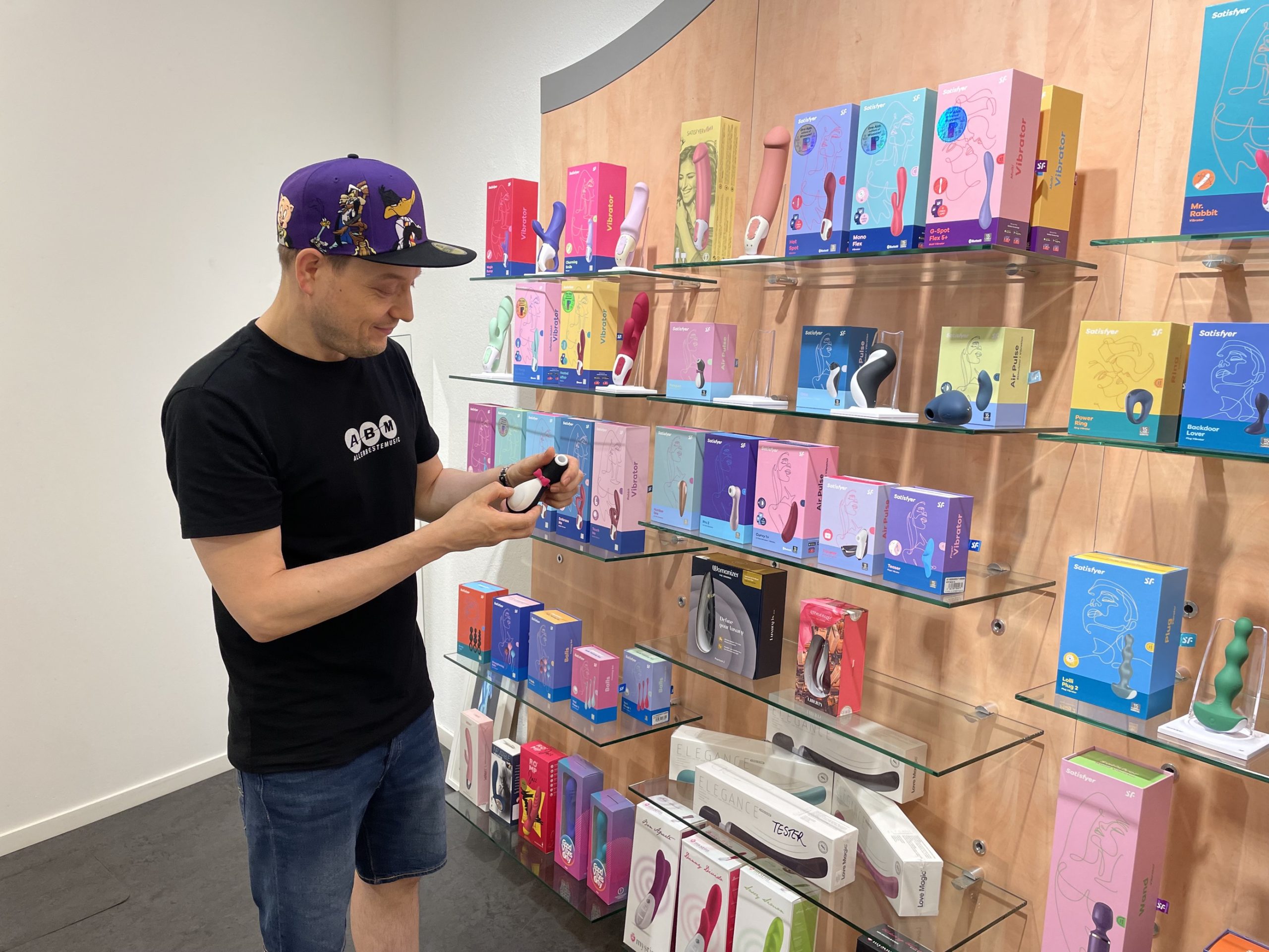 Vom Schmuddelparadies zur Sextoy-Boutique: «Marty’s Peepstore» eröffnet an neuem Standort