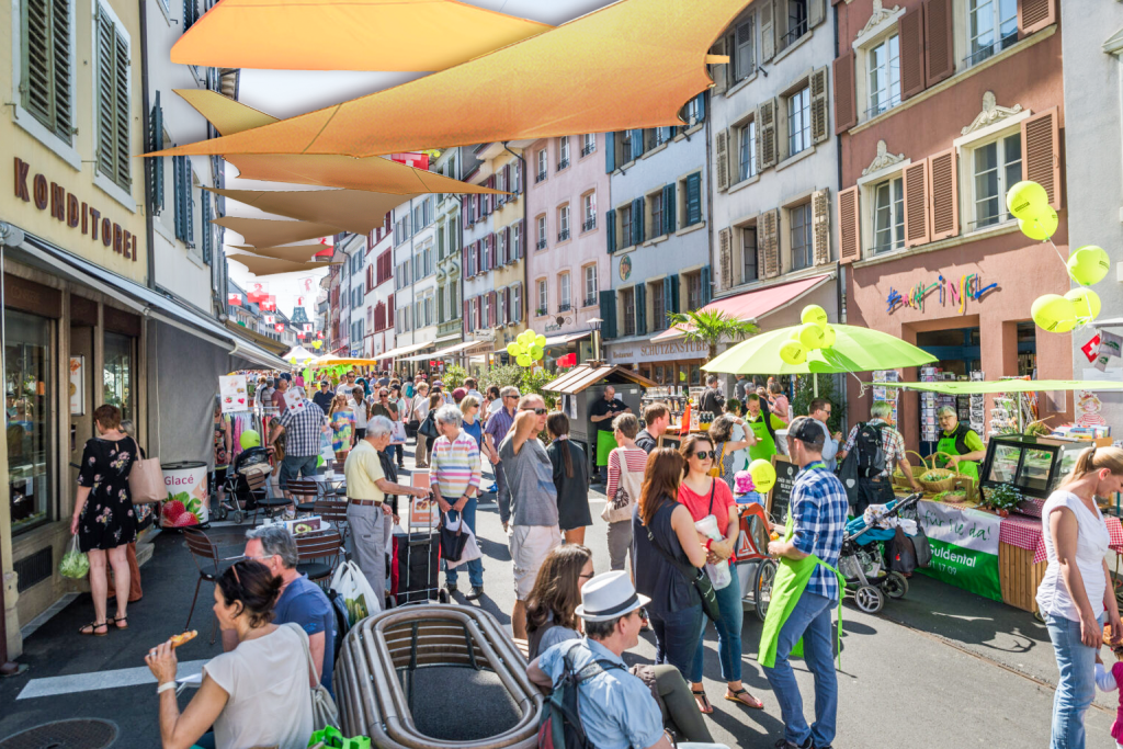 Ferien-Feeling im Liestaler Stedtli! Sonnensegel sollen für «südlichen Flair» sorgen