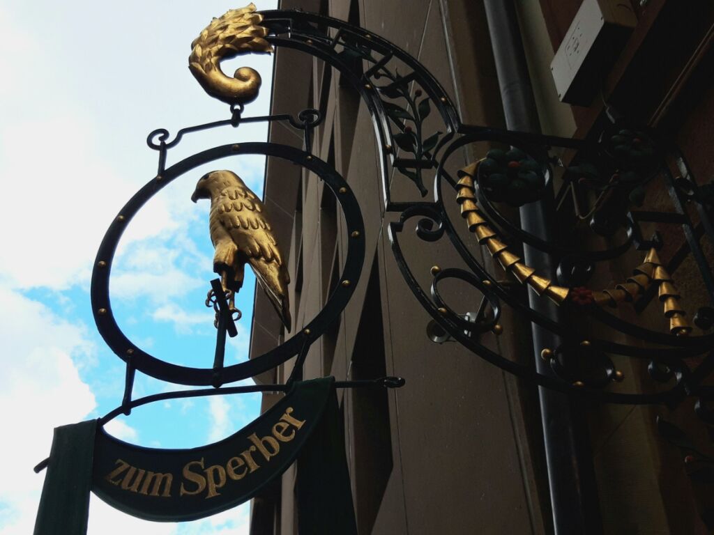 Ins Hotel Basel-Gebäude soll ein neues Hotel einziehen – aber Beizen sind vorerst Geschichte