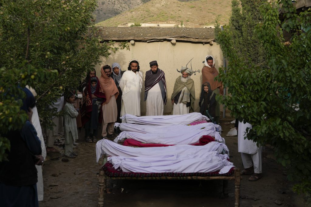 Zahl der Todesopfer in Afghanistan steigt auf 2’000