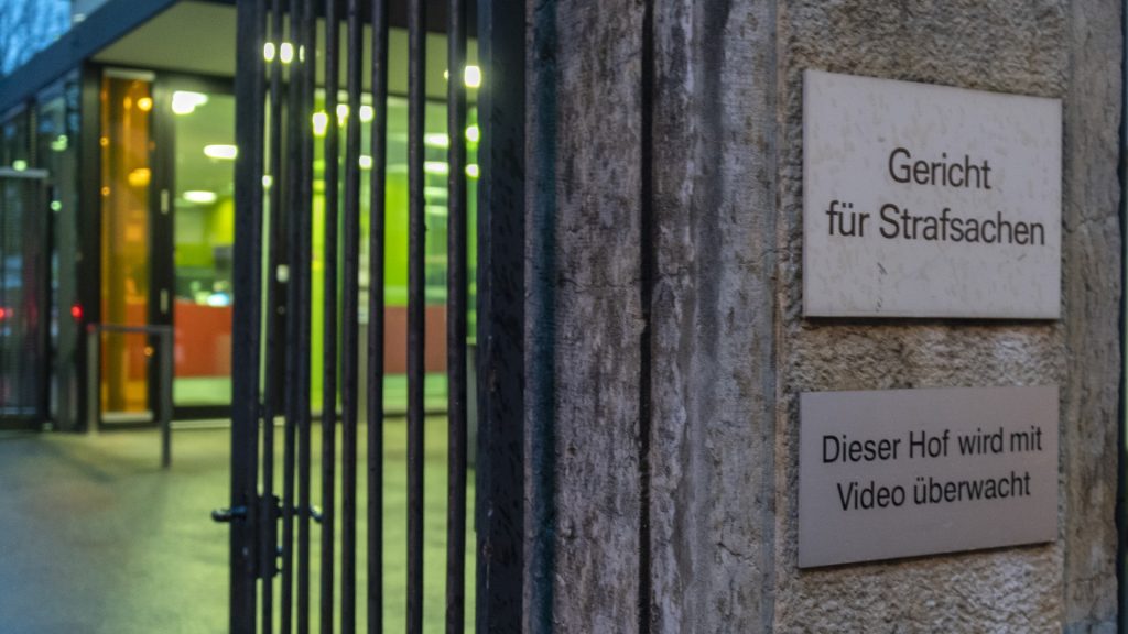 Er wollte dem Opfer das E-Bike stehlen und stach zu