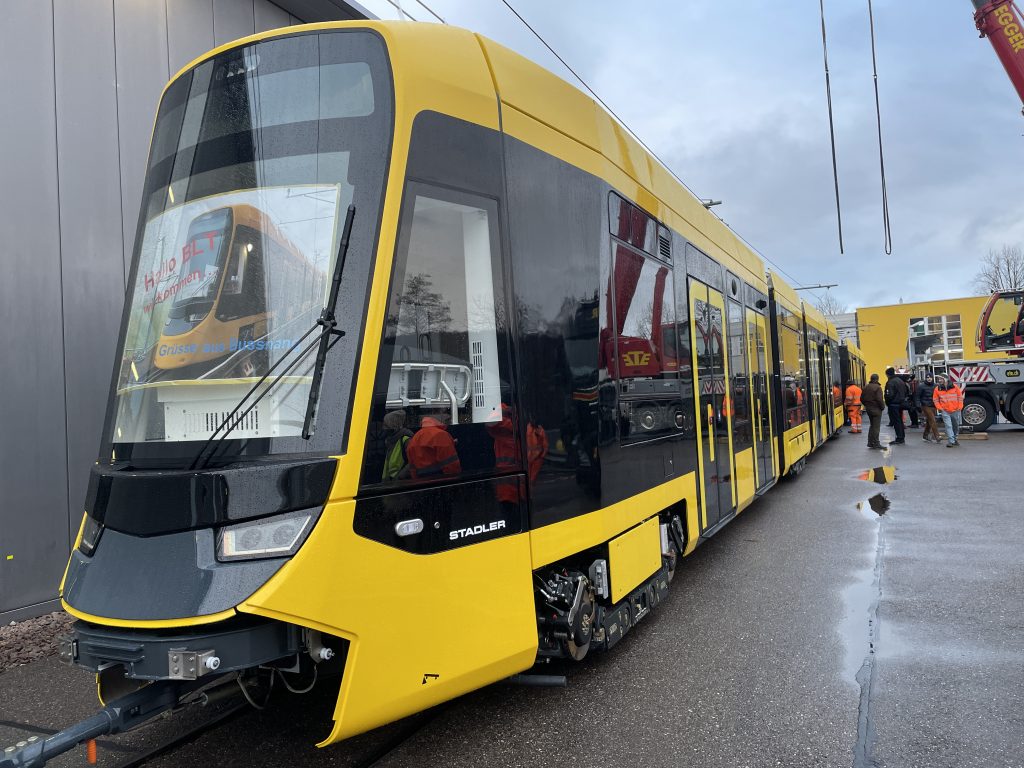 Auf der Fahrt ins Leimental lädt dir «Tina» dein Handy