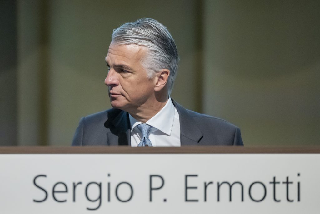 UBS-Aktionäre äussern viel Kritik an Managementlöhnen