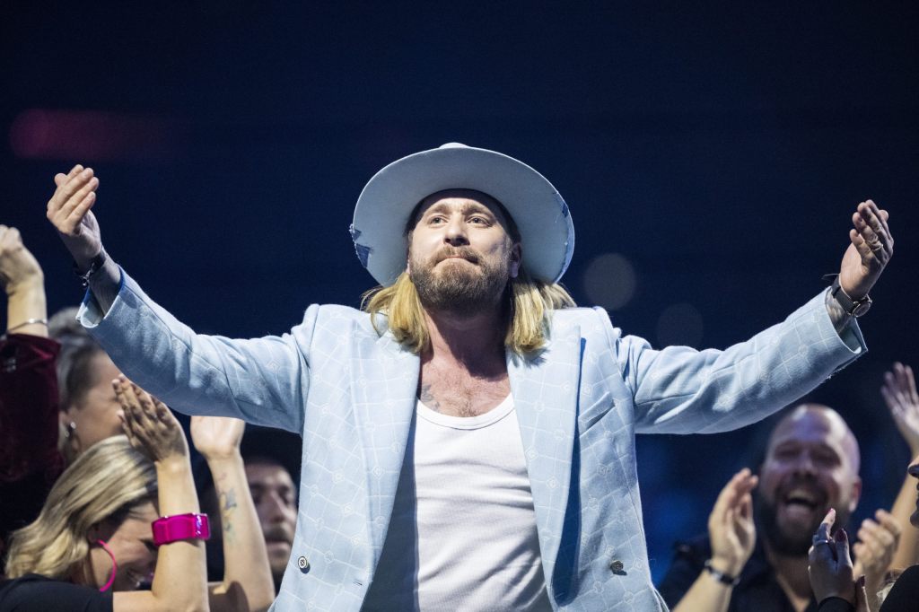 Baschi gewinnt endlich seinen ersten Swiss Music Award