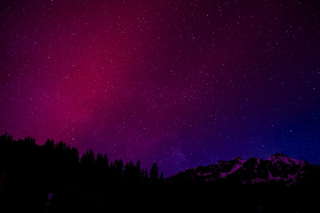 Weniger starke Polarlichter über der Schweiz