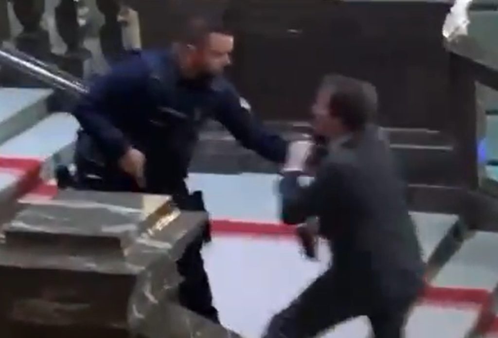 SVP-Fraktionschef Aeschi liefert sich Handgemenge mit Bundespolizei