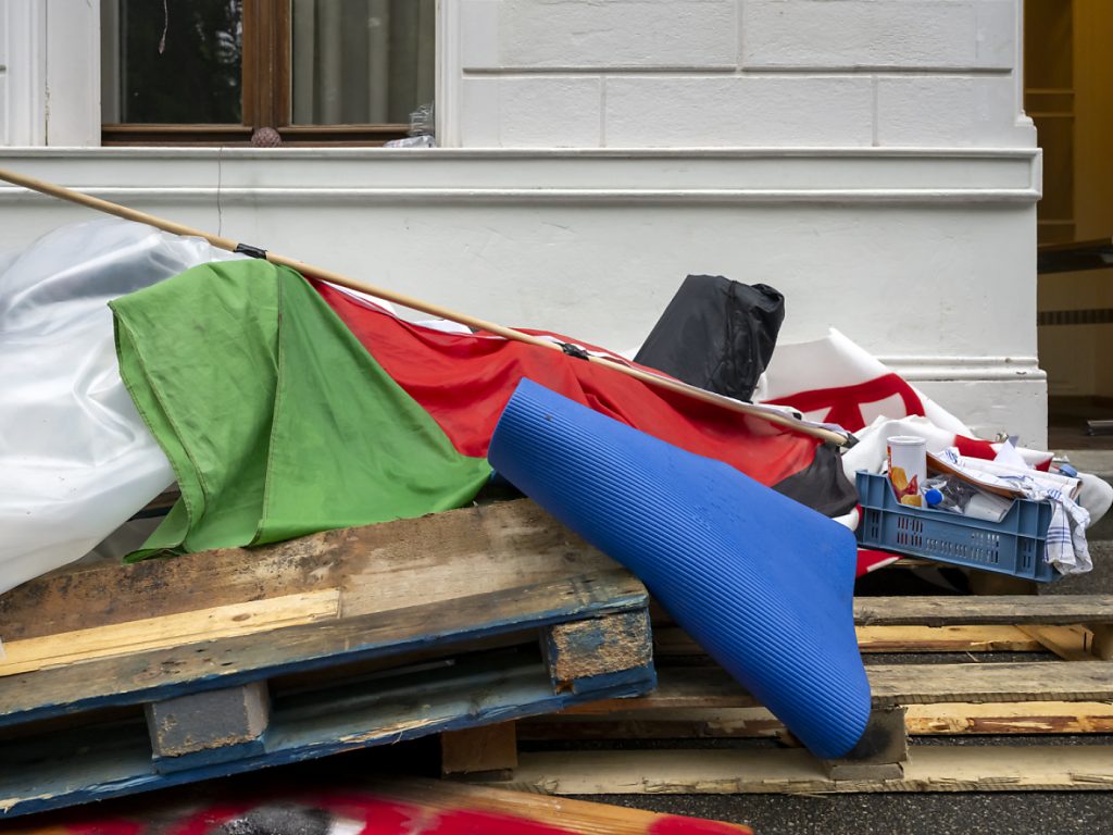 Uni Basel behält sich Massnahmen gegen Besetzer vor