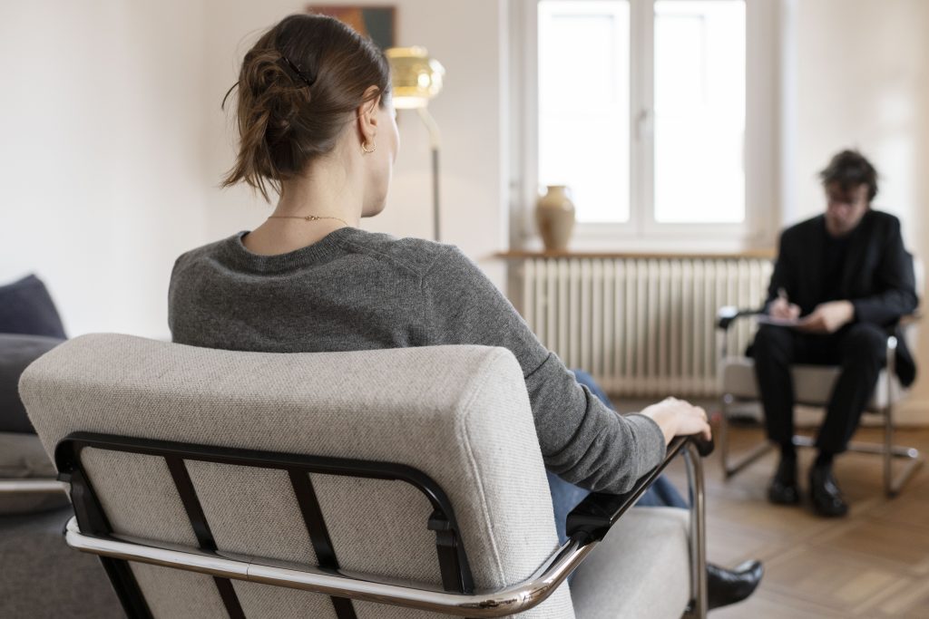 FDP-Frauen fordern mehr Therapieplätze und Prävention bei häuslicher Gewalt
