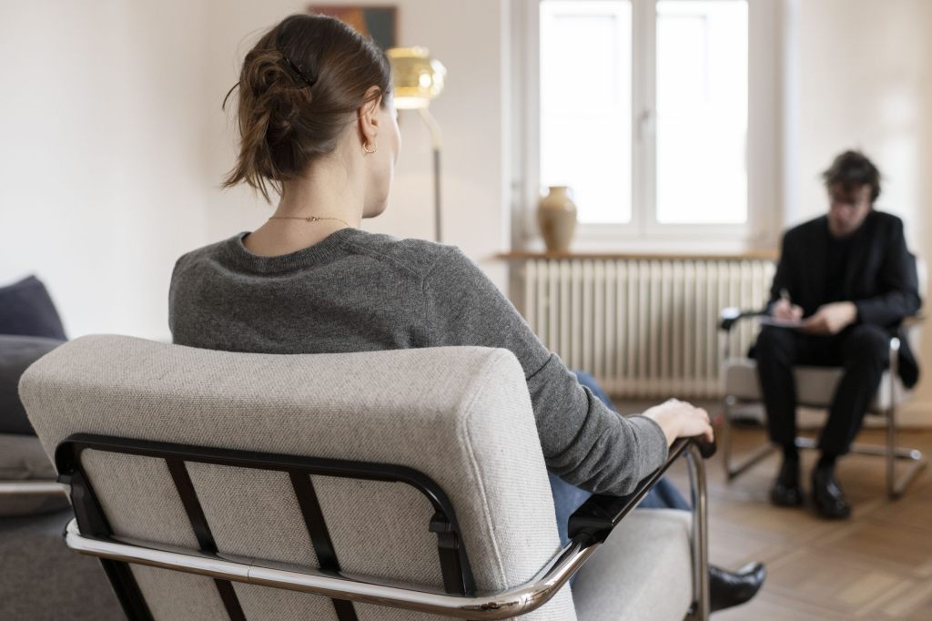 FDP-Frauen fordern mehr Therapieplätze und Prävention bei häuslicher Gewalt