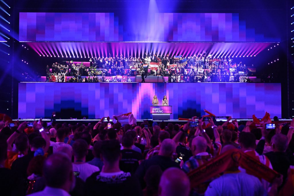 Joggelihalle und Hallenstadion helfen sich aus