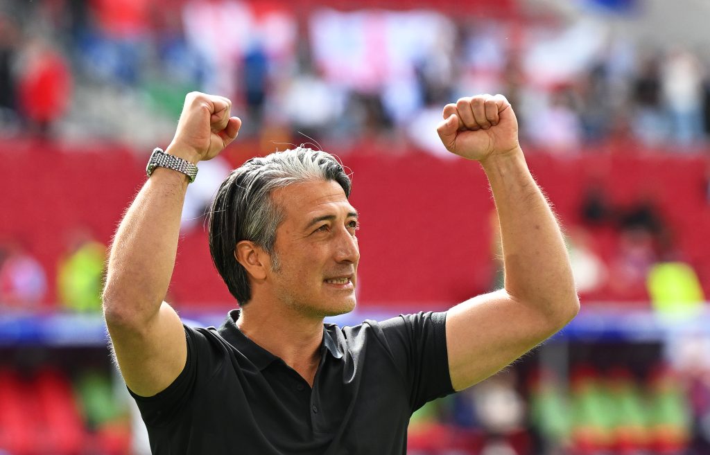 Murat Yakin bleibt Nati-Trainer