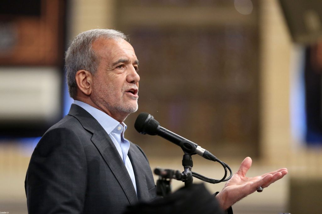 Iran: Peseschkian als Präsident vereidigt