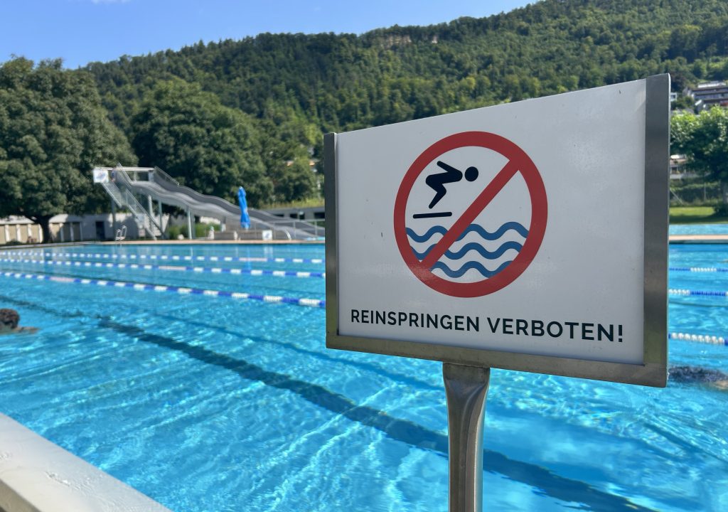 Der Regen vermiest den Badis das Geschäft