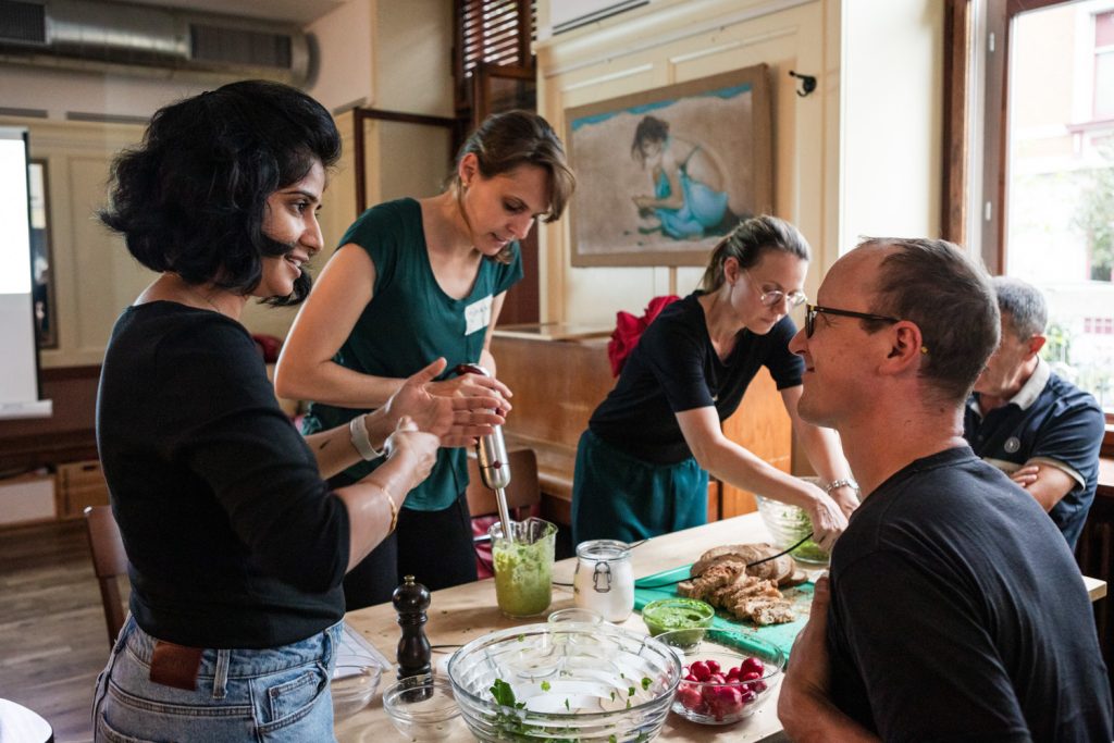 Nachhaltiger leben durch Workshops und Community-Austausch