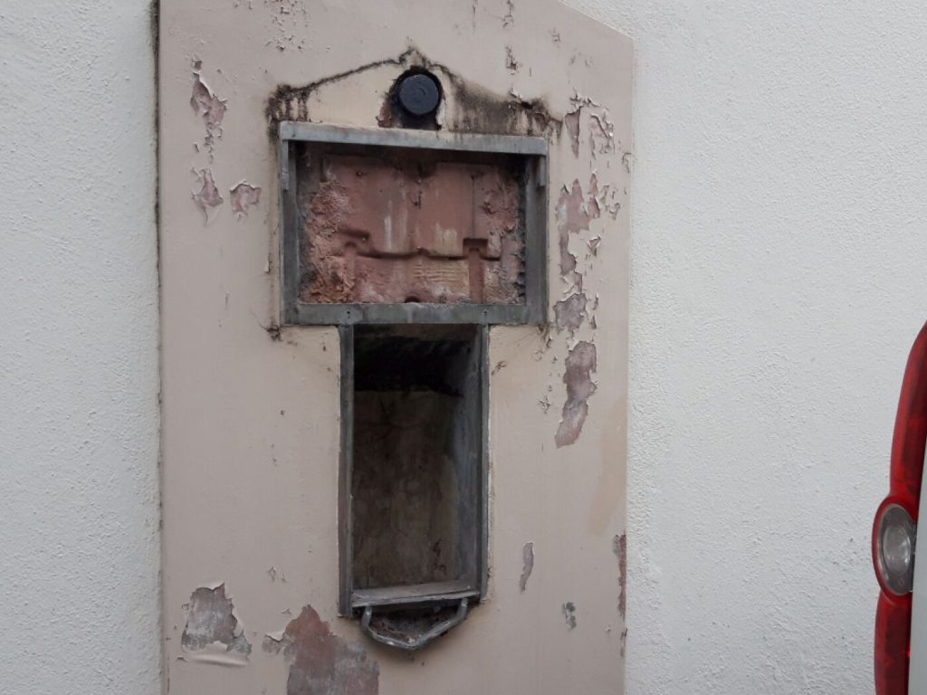 «Basler Dybli»-Briefkasten beschädigt – Post erstattet Anzeige