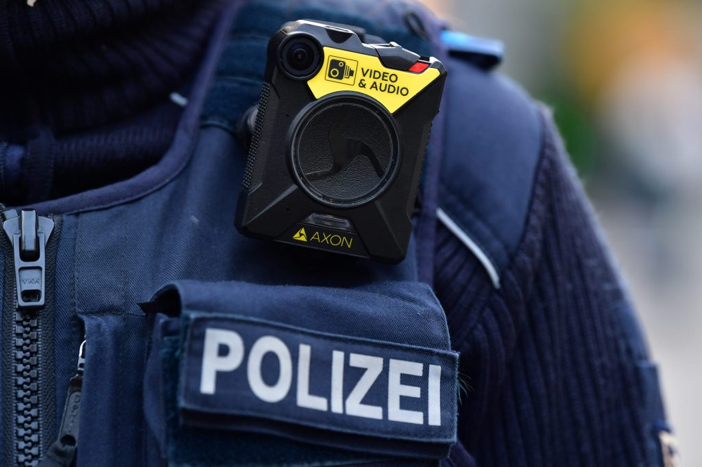 SBB führen schweizweit Bodycams für Transportpolizisten ein