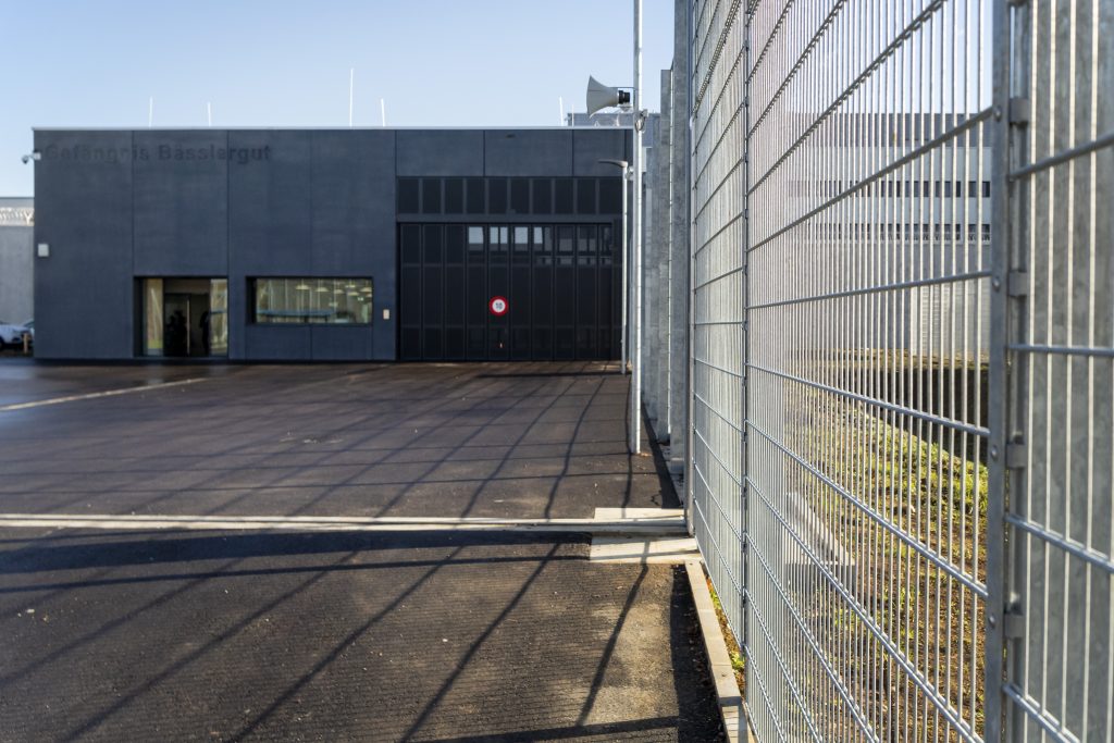 Beschuldigter im Hungerstreik: Bässlergut-Prozess wird verschoben