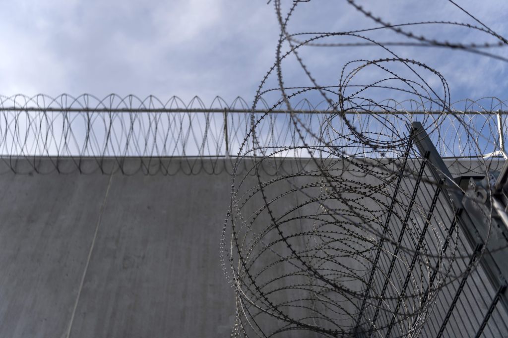 Messerangriff im Bässlergut: Häftling (35) wegen versuchten Mordes angeklagt