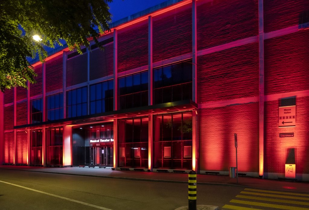 Regierung will Frist für Hallenbad-Abstimmung erneut verlängern