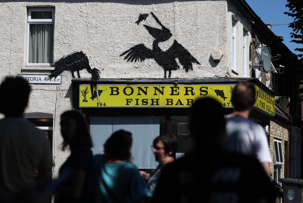 Diesmal diebstahlsicher: Banksy zeigt Pelikane