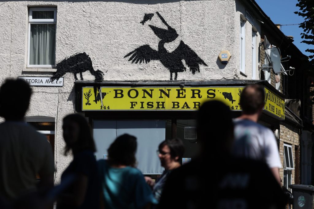 Diesmal diebstahlsicher: Banksy zeigt Pelikane