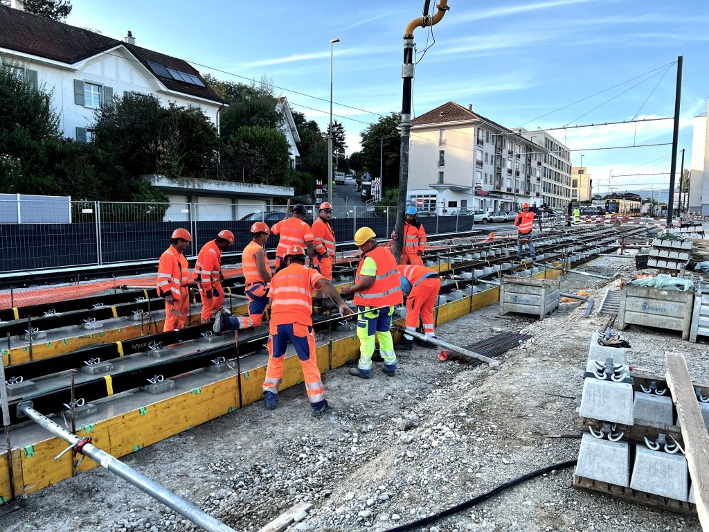 Neue Tram-Doppelspur in Binningen auf der Zielgeraden