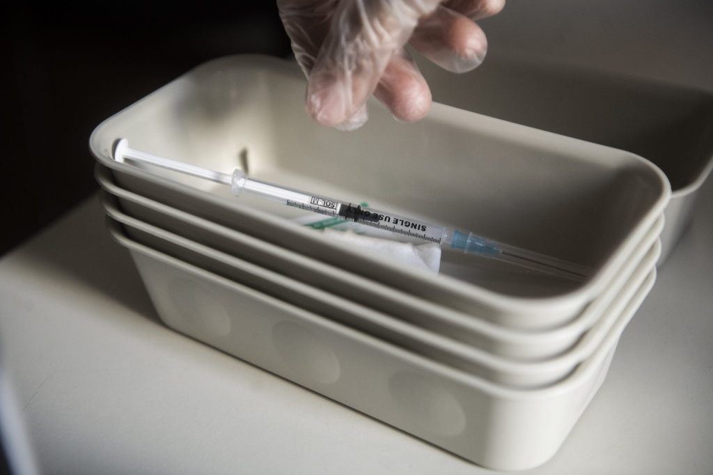 Bund zahlt erstmals Entschädigung wegen Corona-Impfschaden