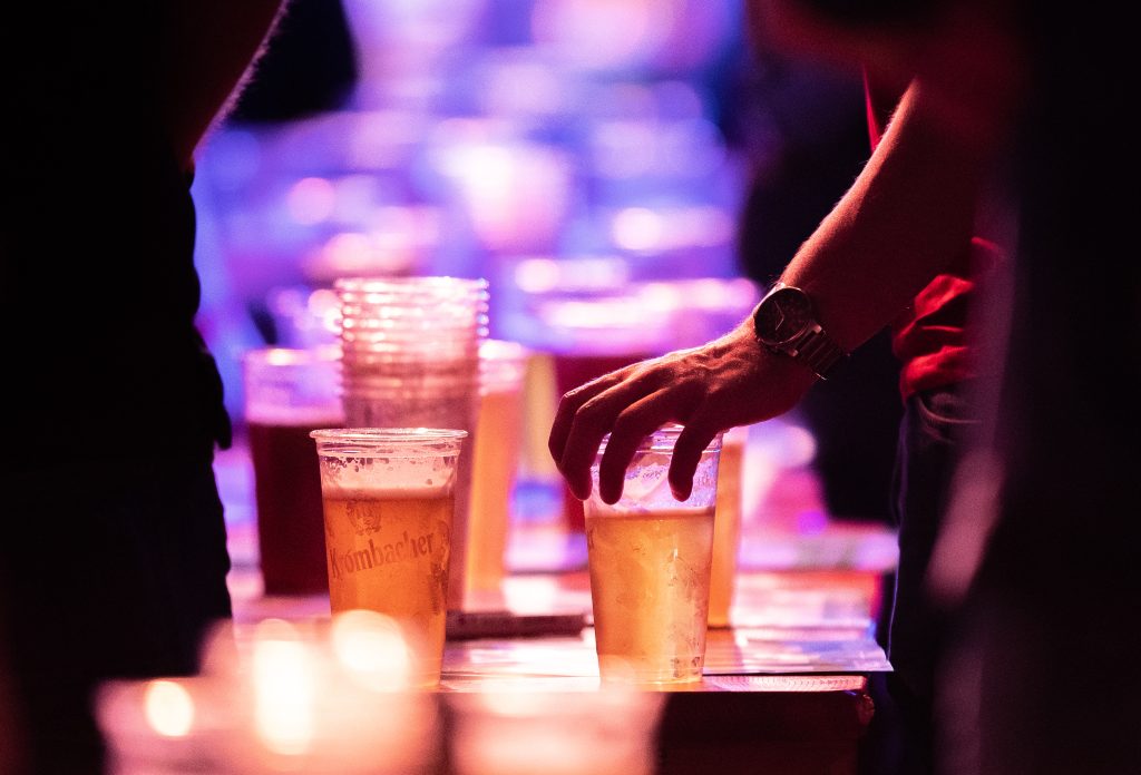 Immer weniger Personen trinken täglich Alkohol