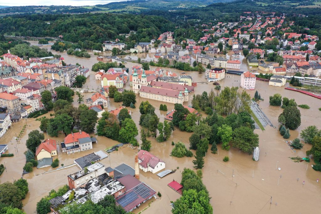 Hochwasser von Polen bis Österreich: Deutschland rüstet sich