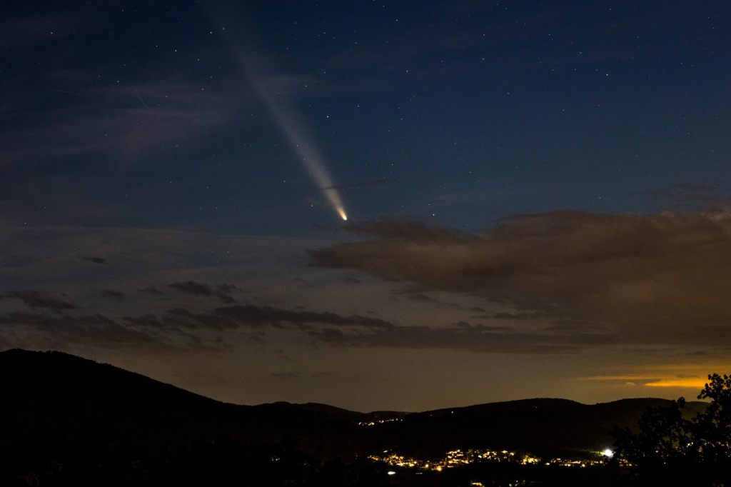 So schön leuchtete der Komet Tsuchinshan-Atlas am Nachthimmel