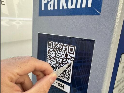 Achtung vor diesen QR-Codes an Parkuhren
