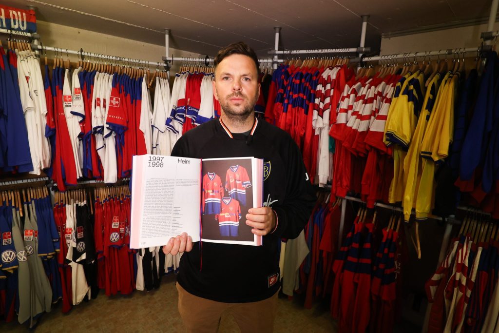 Das neue FCB-Trikotbuch: Eine Zeitreise durch 130 Jahre rotblauen Stoff