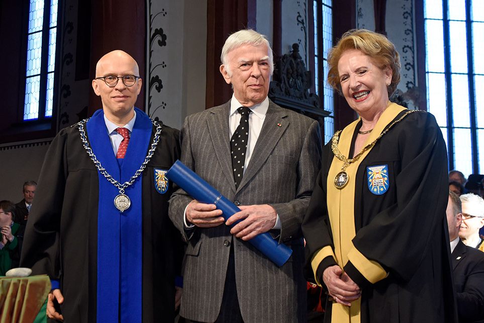 Gründer des Afghanistan-Museums in Bubendorf wird Ehrendoktor