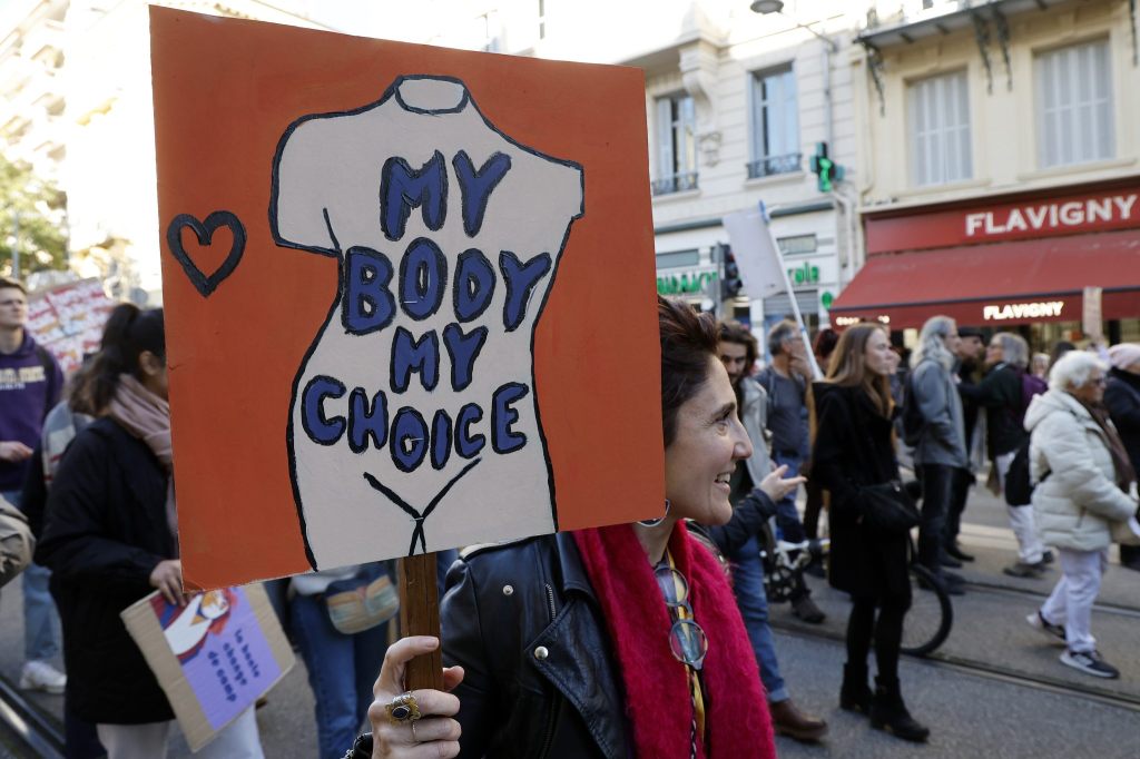 Tausende demonstrieren gegen sexuelle Gewalt an Frauen