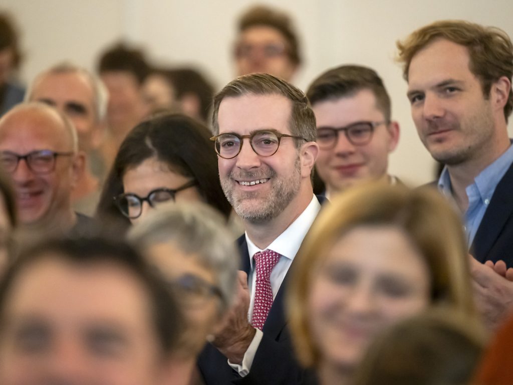 Deutliche Mehrheit für ESC-Beitrag: Freude bei Regierungspräsident Cramer 