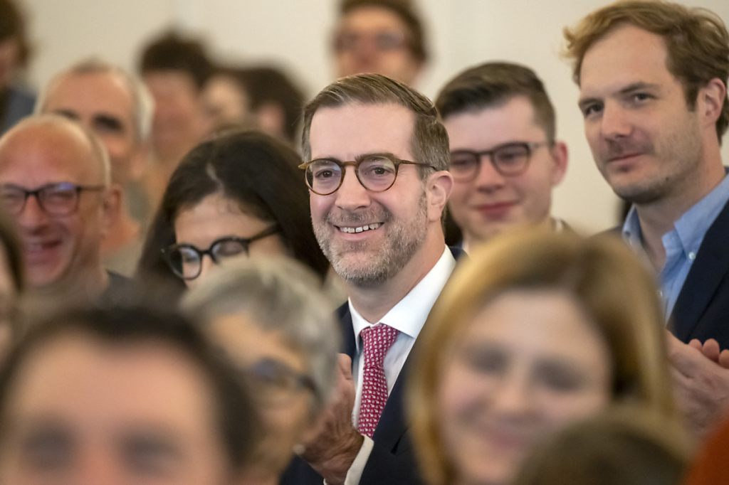 Deutliche Mehrheit für ESC-Beitrag: Freude bei Regierungspräsident Cramer 